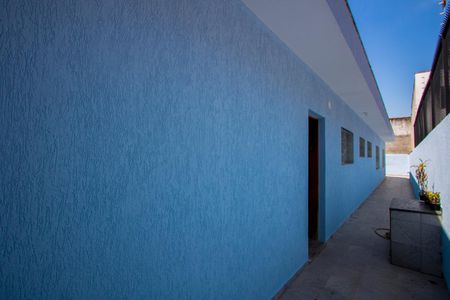 Casa à venda com 162m², 2 quartos e 2 vagasCorredor externo