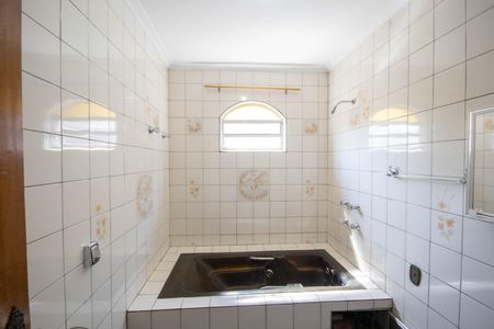 Casa para alugar com 1000m², 3 quartos e 4 vagasBanheiro 1