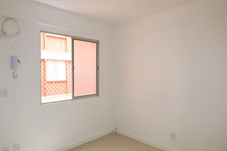 Sala de apartamento para alugar com 2 quartos, 45m² em Jardim Redil, São Paulo