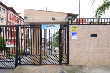 Apartamento para alugar com 45m², 2 quartos e 1 vagaPlaca instalada na fachada do condomínio - Código da placa: JHAR-472