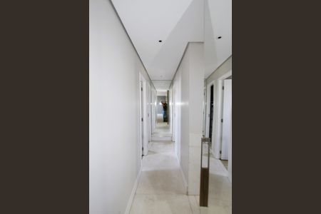 Apartamento à venda com 160m², 4 quartos e 2 vagasCorredor