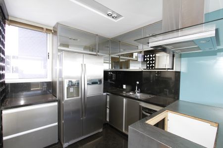 Apartamento à venda com 160m², 4 quartos e 2 vagasCozinha