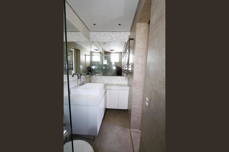 Apartamento à venda com 160m², 4 quartos e 2 vagasBanheiro da Suíte