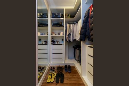 Apartamento à venda com 105m², 2 quartos e 2 vagas Apartamento à venda com 105m², 2 quartos e 2 vagasSuíte 2 - Closet