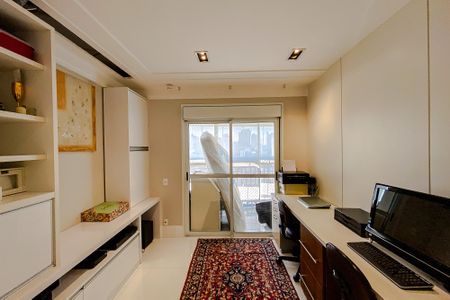 Apartamento à venda com 204m², 3 quartos e 4 vagasEscritório