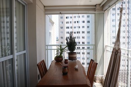 Apartamento à venda com 65m², 2 quartos e 1 vagaVaranda 