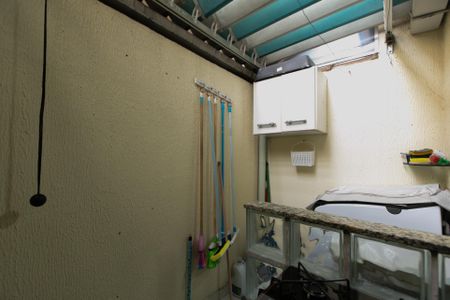 Casa de condomínio à venda com 72m², 2 quartos e 1 vagaÁrea de Serviço 