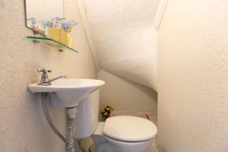 Casa de condomínio à venda com 72m², 2 quartos e 1 vagaLavabo 