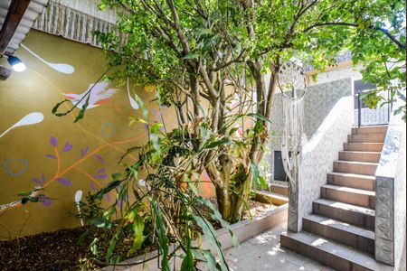 Casa à venda com 168m², 3 quartos e 2 vagas Casa à venda com 168m², 3 quartos e 2 vagasQuintal