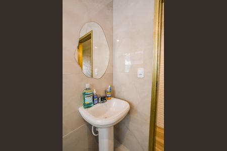 Casa à venda com 168m², 3 quartos e 2 vagas Casa à venda com 168m², 3 quartos e 2 vagasBanheiro