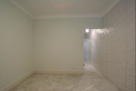 Casa à venda com 168m², 3 quartos e 2 vagas Casa à venda com 168m², 3 quartos e 2 vagasSala