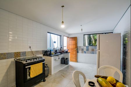 Casa à venda com 168m², 3 quartos e 2 vagas Casa à venda com 168m², 3 quartos e 2 vagasCozinha
