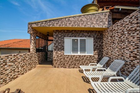 Casa à venda com 168m², 3 quartos e 2 vagas Casa à venda com 168m², 3 quartos e 2 vagasVaranda do Quarto 1