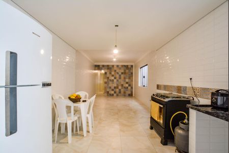 Casa à venda com 168m², 3 quartos e 2 vagas Casa à venda com 168m², 3 quartos e 2 vagasCozinha