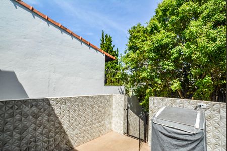 Casa à venda com 168m², 3 quartos e 2 vagas Casa à venda com 168m², 3 quartos e 2 vagasÁrea de Serviço