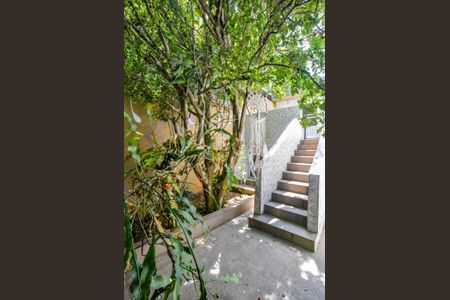 Casa à venda com 168m², 3 quartos e 2 vagas Casa à venda com 168m², 3 quartos e 2 vagasQuintal