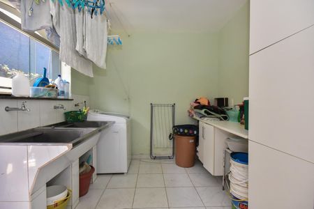 Casa para alugar com 700m², 4 quartos e 5 vagasÁrea de Serviço