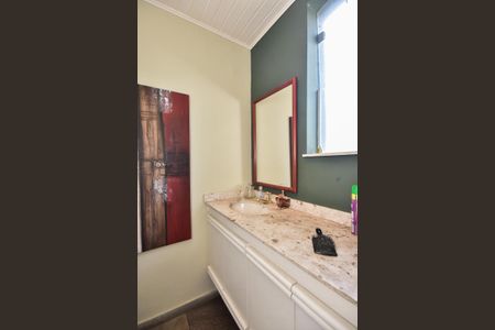 Casa para alugar com 700m², 4 quartos e 5 vagasLavabo