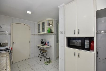 Casa para alugar com 700m², 4 quartos e 5 vagasCozinha