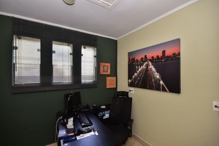 Casa para alugar com 700m², 4 quartos e 5 vagasEscritório