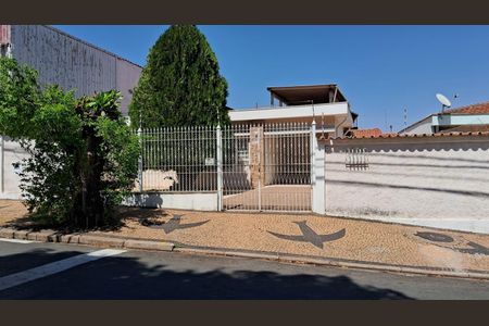 Casa à venda com 160m², 3 quartos e 4 vagasFachada