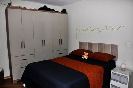 Casa de condomínio à venda com 231m², 4 quartos e 1 vagaQuarto 2 Casa 2