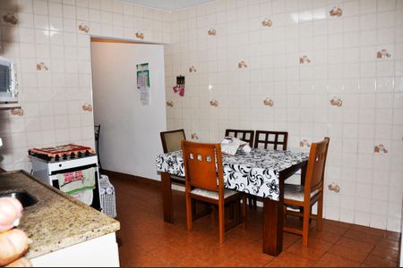 Casa de condomínio à venda com 231m², 4 quartos e 1 vagaCozinha