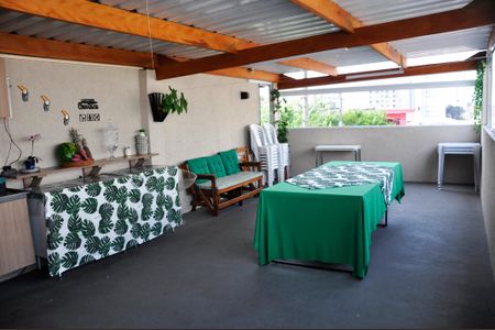 Casa de condomínio à venda com 231m², 4 quartos e 1 vagaQuintal