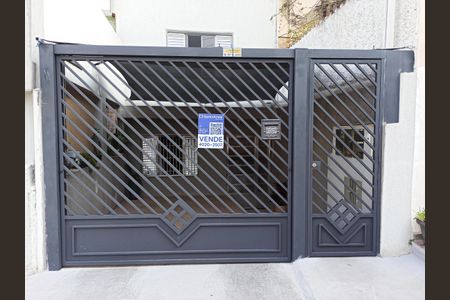 Casa de condomínio à venda com 231m², 4 quartos e 1 vagaFachada