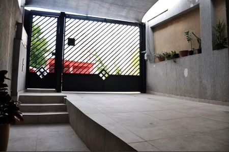 Casa de condomínio à venda com 231m², 4 quartos e 1 vagaQuintal