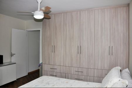 Casa de condomínio à venda com 231m², 4 quartos e 1 vagaQuarto Casa 2