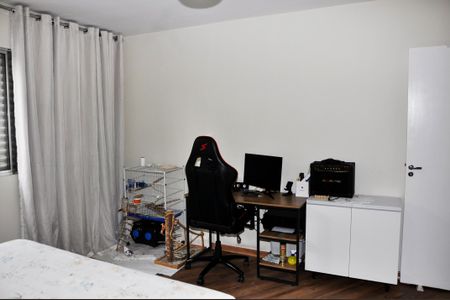 Casa de condomínio à venda com 231m², 4 quartos e 1 vagaQuarto Casa 2