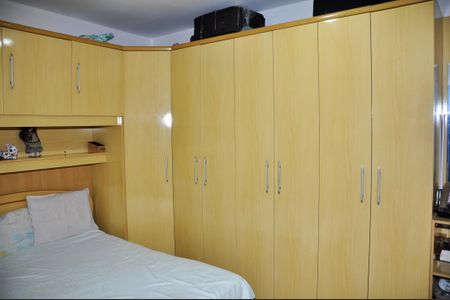 Casa de condomínio à venda com 231m², 4 quartos e 1 vagaQuarto 2