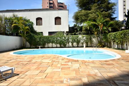 Apartamento à venda com 75m², 2 quartos e 2 vagas Apartamento à venda com 75m², 2 quartos e 2 vagasÁrea comum - Piscina