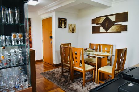 Apartamento à venda com 75m², 2 quartos e 2 vagas Apartamento à venda com 75m², 2 quartos e 2 vagasSala