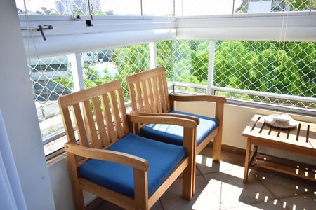 Apartamento à venda com 75m², 2 quartos e 2 vagas Apartamento à venda com 75m², 2 quartos e 2 vagasSacada da Sala