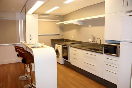 Sala/Cozinha de kitnet/studio para alugar com 1 quarto, 44m² em Paraíso, São Paulo