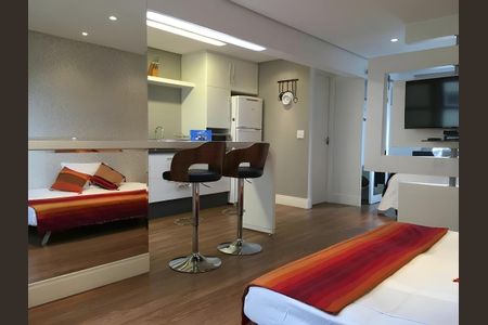Sala/Cozinha de kitnet/studio para alugar com 1 quarto, 44m² em Paraíso, São Paulo