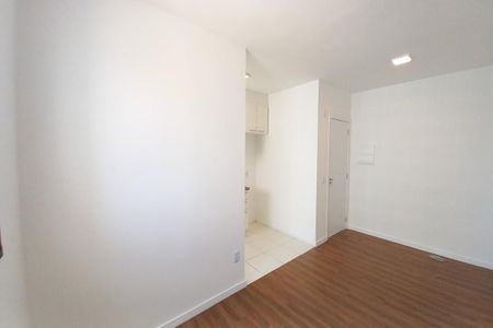 Sala de apartamento para alugar com 2 quartos, 43m² em Jardim Ipaussurama, Campinas