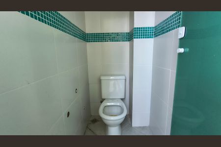 Casa de condomínio à venda com 300m², 3 quartos e 2 vagasBanheiro de Serviço