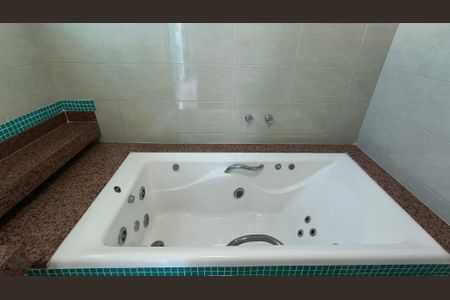 Casa de condomínio à venda com 300m², 3 quartos e 2 vagasBanheiro da Suíte 1