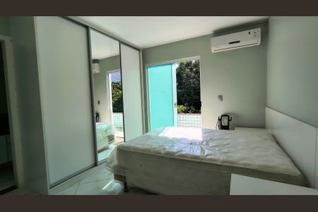 Casa de condomínio à venda com 300m², 3 quartos e 2 vagasSuíte 3