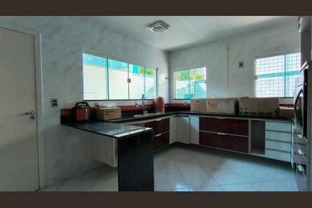 Casa de condomínio à venda com 300m², 3 quartos e 2 vagasCozinha