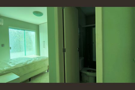 Casa de condomínio à venda com 300m², 3 quartos e 2 vagasSuíte 2