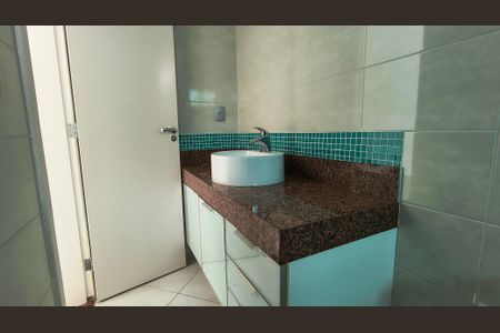 Casa de condomínio à venda com 300m², 3 quartos e 2 vagasBanheiro da Suíte 3