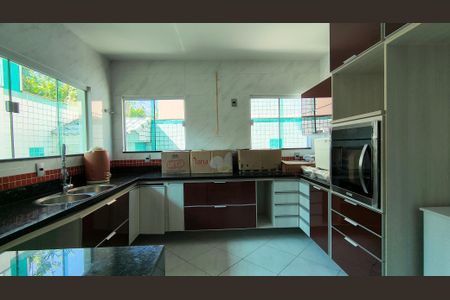Casa de condomínio à venda com 300m², 3 quartos e 2 vagasCozinha