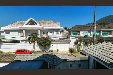 Casa de condomínio à venda com 300m², 3 quartos e 2 vagasVista da Sacada da Suíte 1