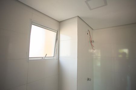 Banheiro de kitnet/studio para alugar com 1 quarto, 28m² em Imirim, São Paulo