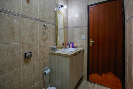 Casa à venda com 175m², 3 quartos e 3 vagasBanheiro 