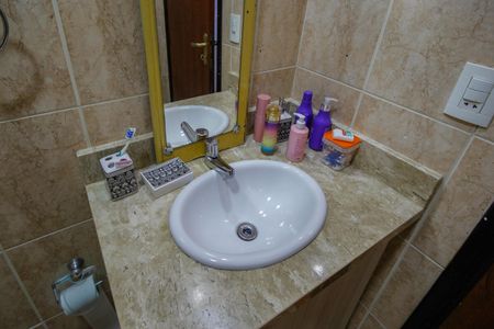 Casa à venda com 175m², 3 quartos e 3 vagasBanheiro 